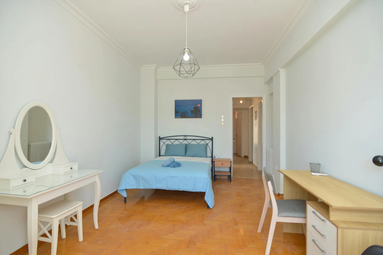 Student-friendly room in  with modern amenities