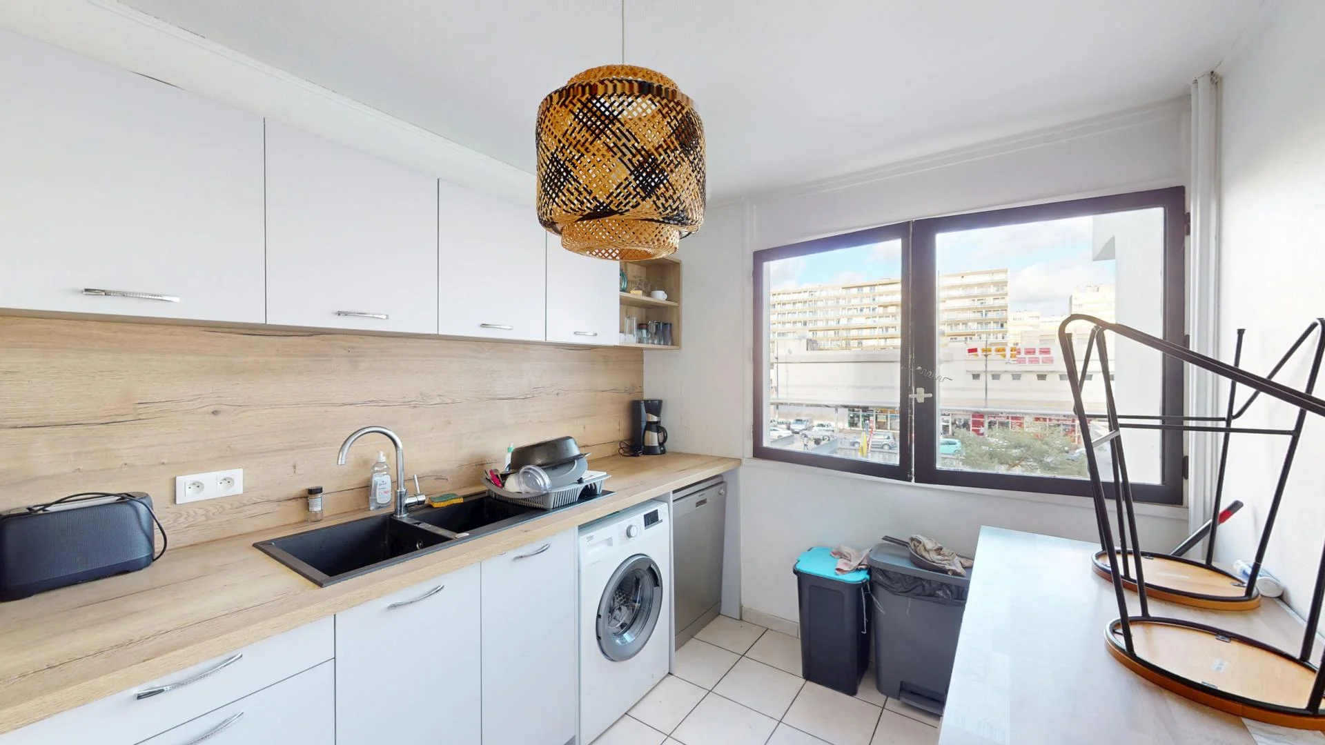 Quarto de estudante económico com localização conveniente em 