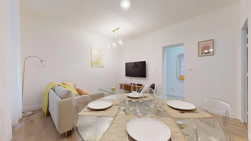 Quarto privado em 5 Passage David Belugou, imagem 1 de 10