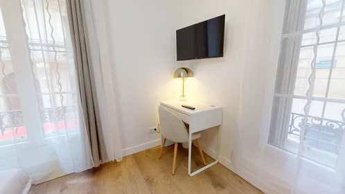 Quarto privado em 5 Passage David Belugou, imagem 16 de 20