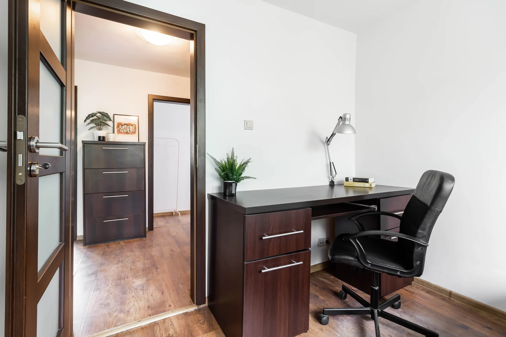 Student-friendly room in  with modern amenities