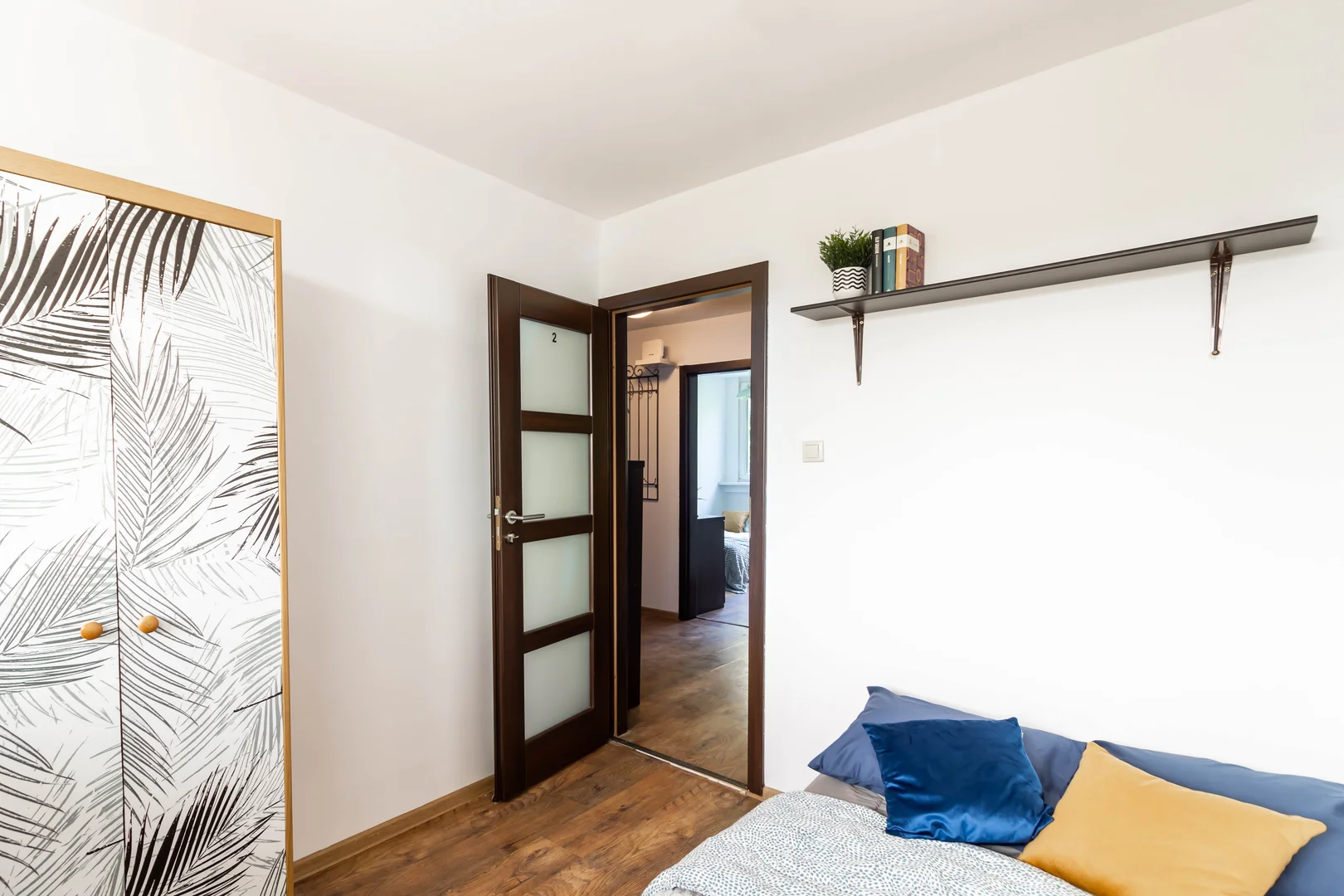 Student-friendly room in with modern amenities
