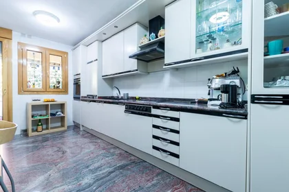 Chambre privée à Avenida de Europa, image 5 de 13