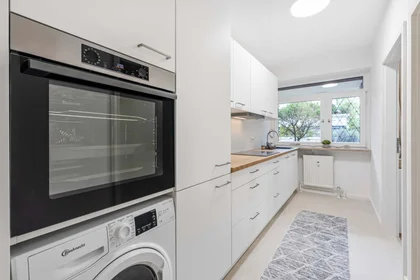 Özel oda konumu Harthauser Str. 83, 81545 München, Germania, 13 25 görüntüsü