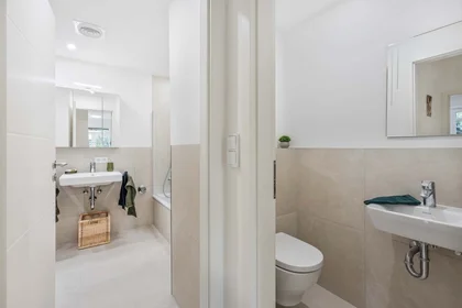 Özel oda konumu Harthauser Str. 83, 81545 München, Germania, 15 25 görüntüsü