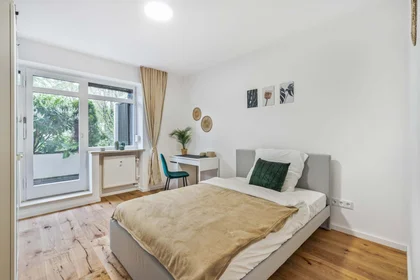 Özel oda konumu Harthauser Str. 83, 81545 München, Germania, 4 25 görüntüsü