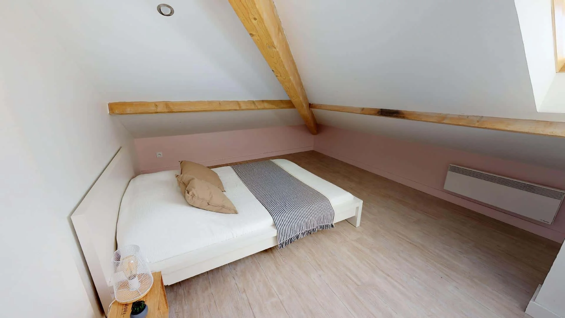 Helles und luftiges Studentenzimmer mit einfachem Zugang zur Universität in 