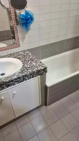 Quarto privado em R. António Albino Machado, Lisboa, Portugal, imagem 13 de 15
