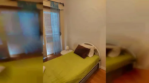 Quarto privado em Av. Grão Vasco, Lisboa, Portugal, imagem 1 de 18
