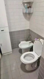 Quarto privado em R. António Albino Machado, Lisboa, Portugal, imagem 17 de 20