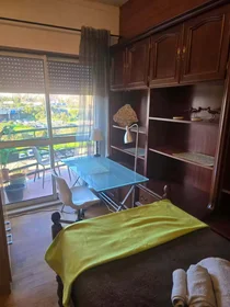 Quarto privado em R. António Albino Machado, Lisboa, Portugal, imagem 8 de 20