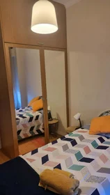 Quarto privado em Av. Grão Vasco, Lisboa, Portugal, imagem 1 de 22