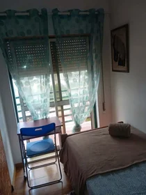 Quarto privado em R. António Albino Machado, Lisboa, Portugal, imagem 16 de 18