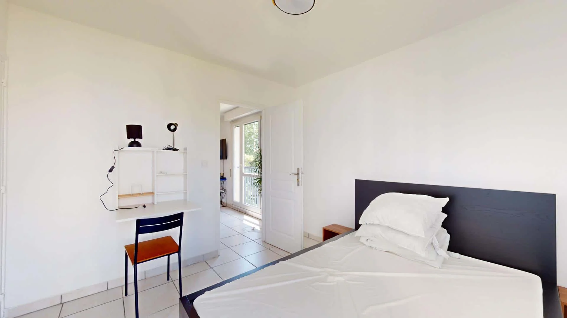 Habitación asequible para estudiantes con buena iluminación en 