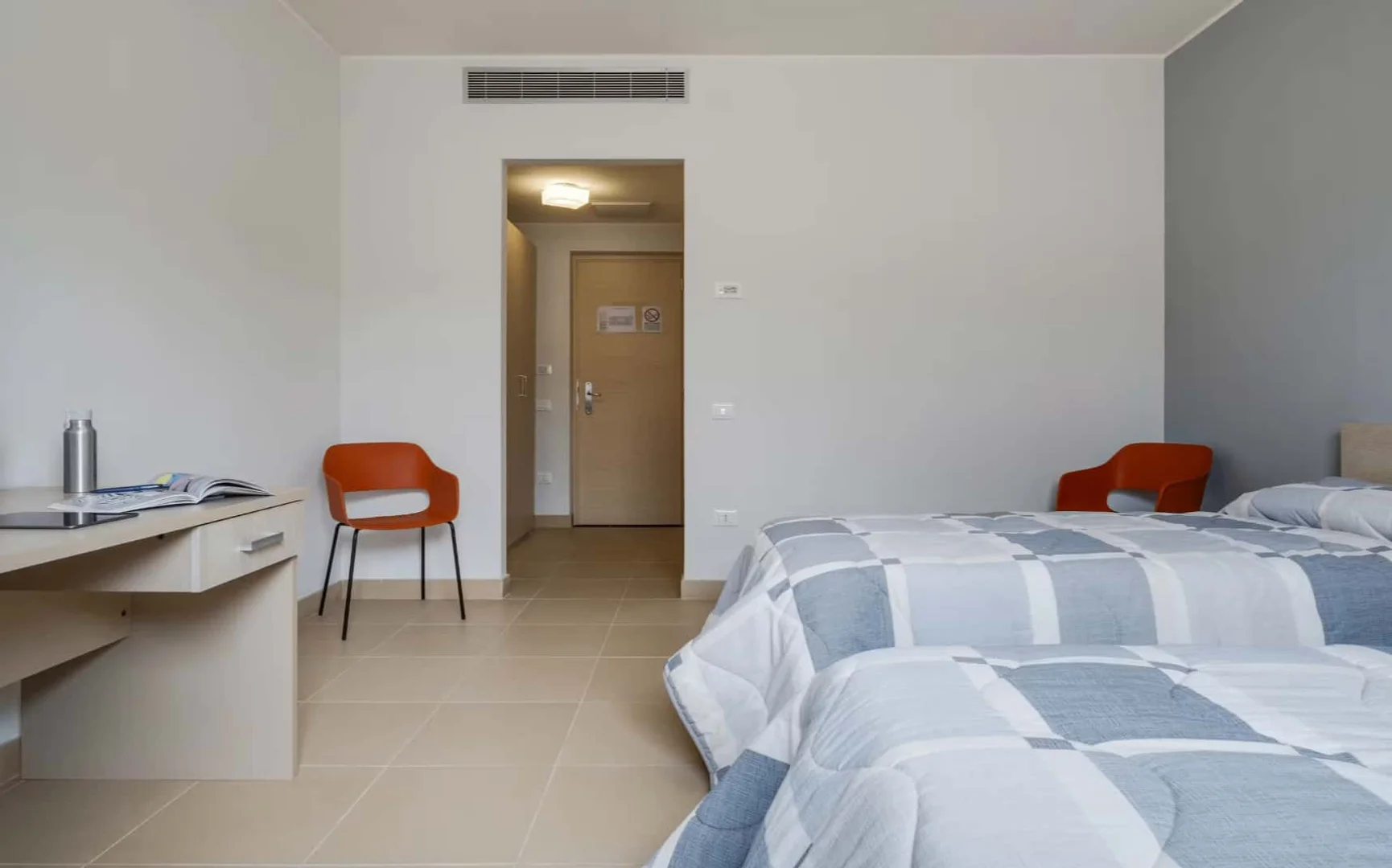 Budget-friendly student room close to campus in 