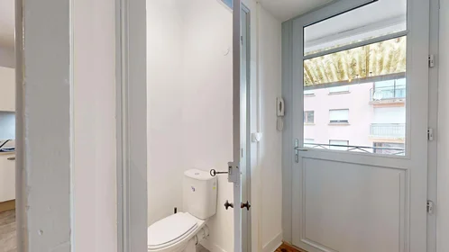 Privatzimmer in der 7 Rue Emile Guichenné, 64000 Pau, France, bild 20 von 23