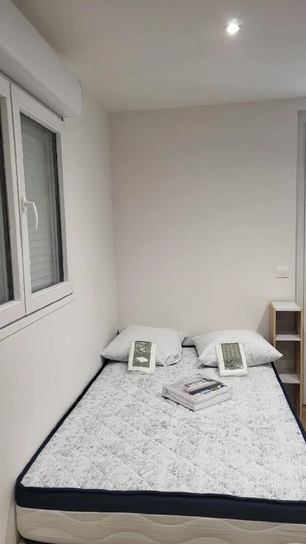 Funktionelles Studentenzimmer perfekt zum Studieren in 