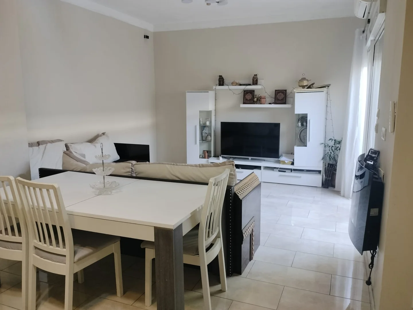 Quarto amigo do estudante em  com comodidades modernas