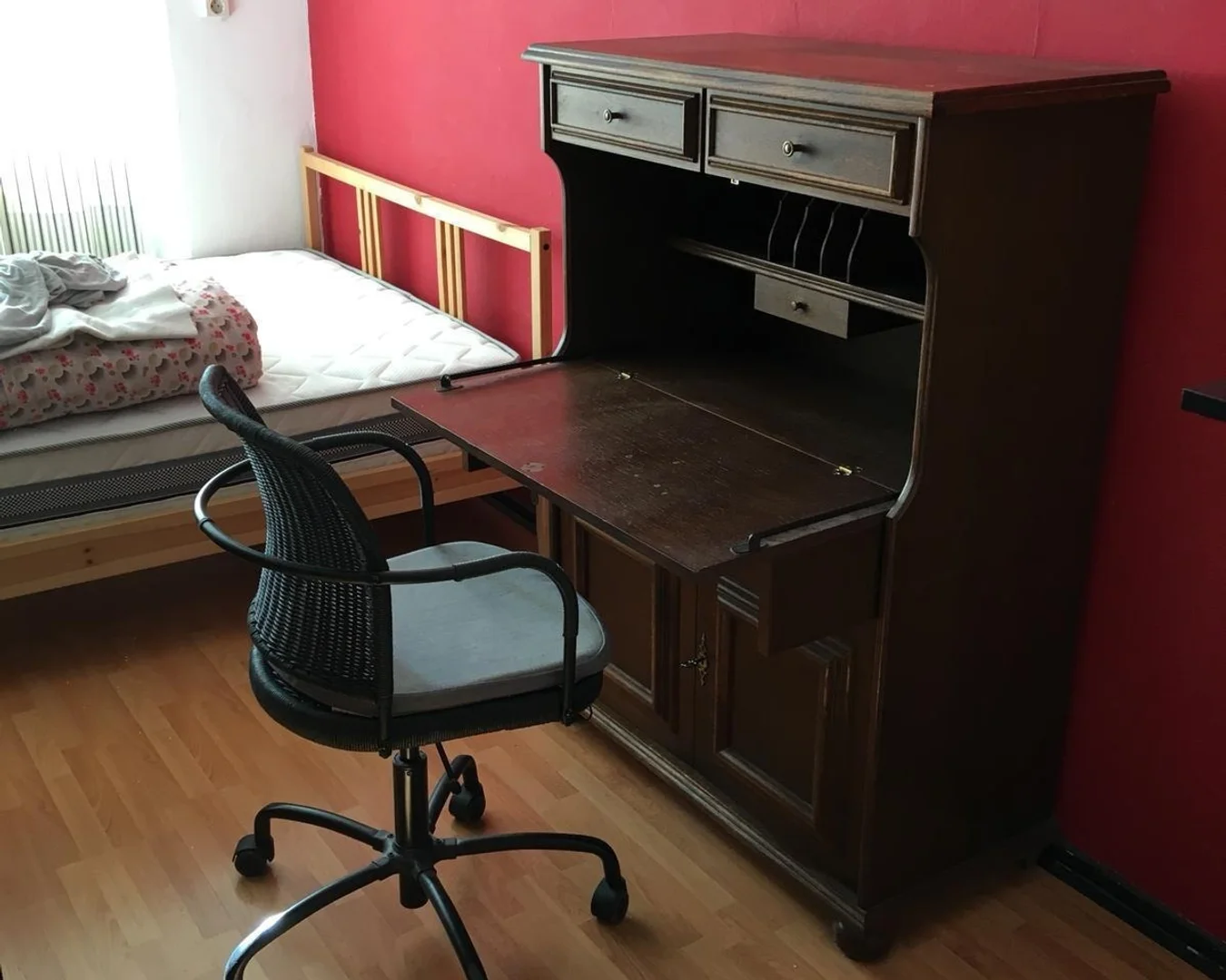 Zimmer in Studentenwohnung in  zu vermieten, voll möbliert