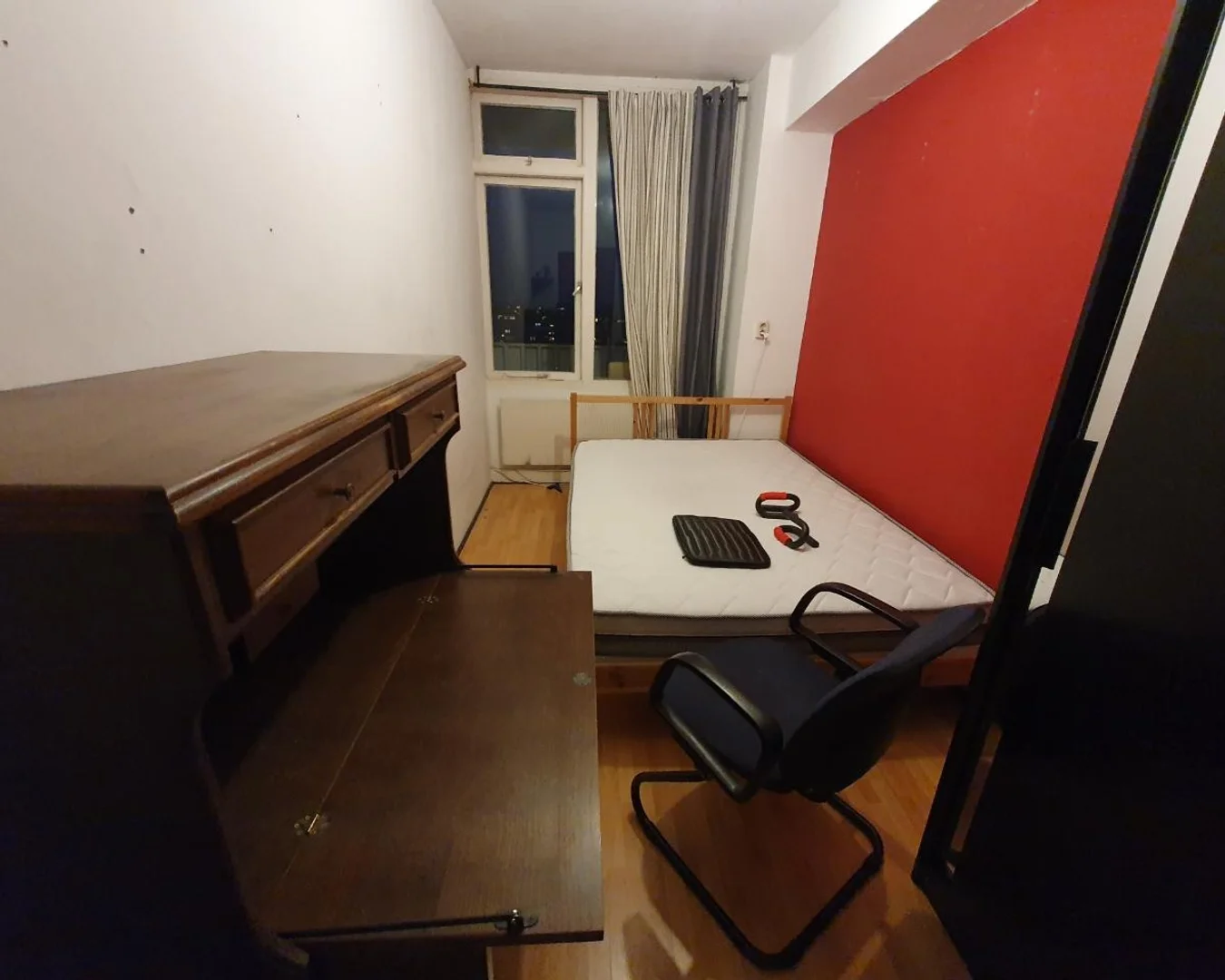Helles und luftiges Studentenzimmer mit einfachem Zugang zur Universität in 