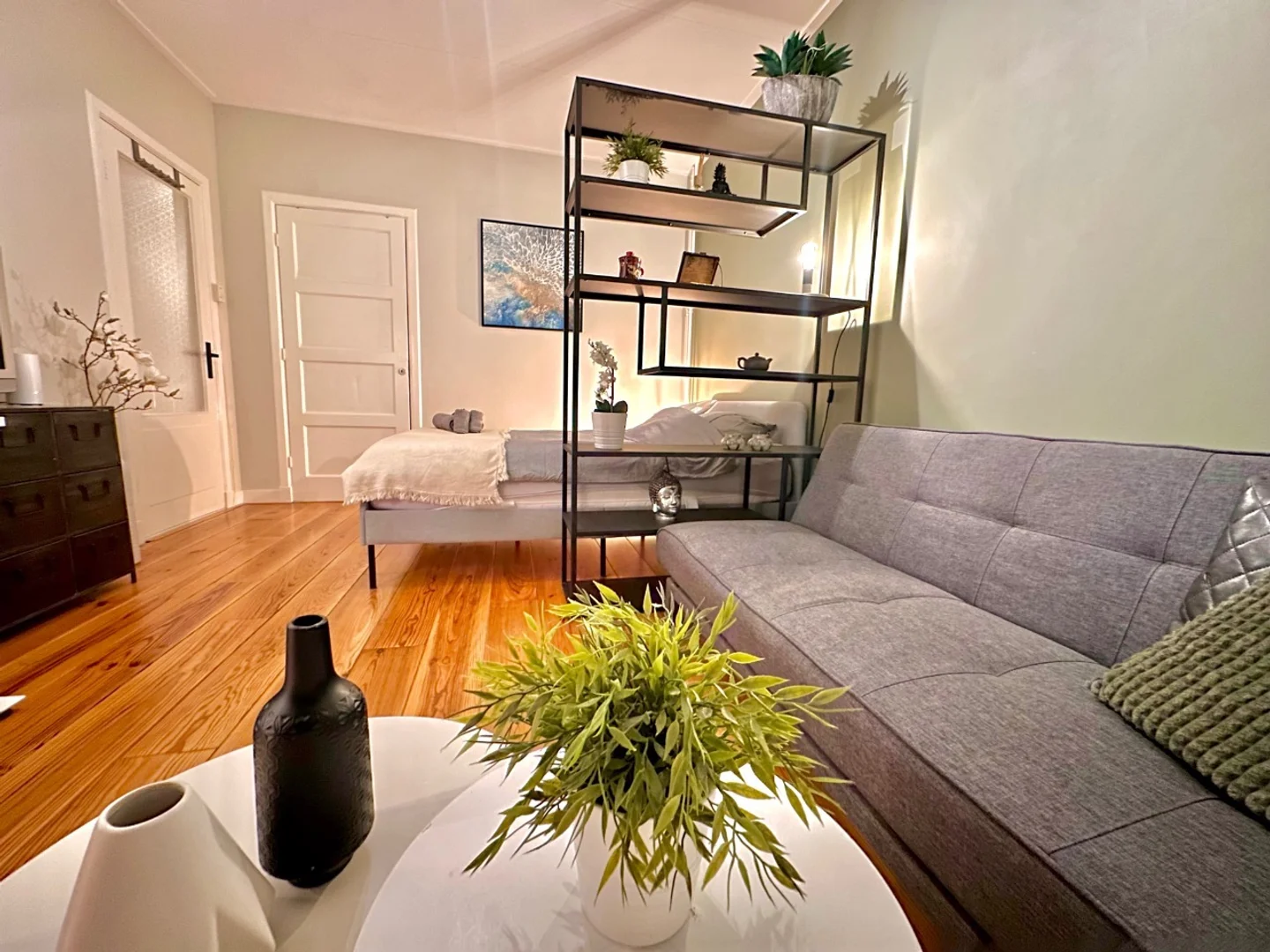 Cozy room for students available in 