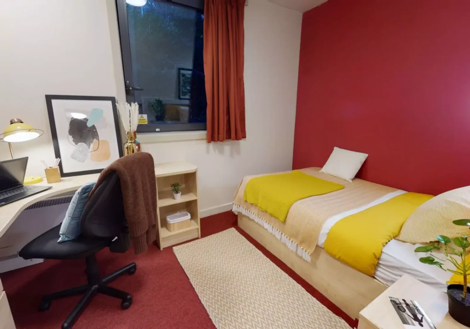 Zimmer in Studentenwohnung in  zu vermieten, voll möbliert