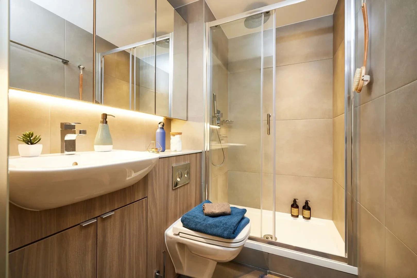 Moderno estudio para estudiantes con todas las comodidades en 