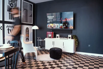 Studio in residence at Warwick Road 23, image 7 of 12