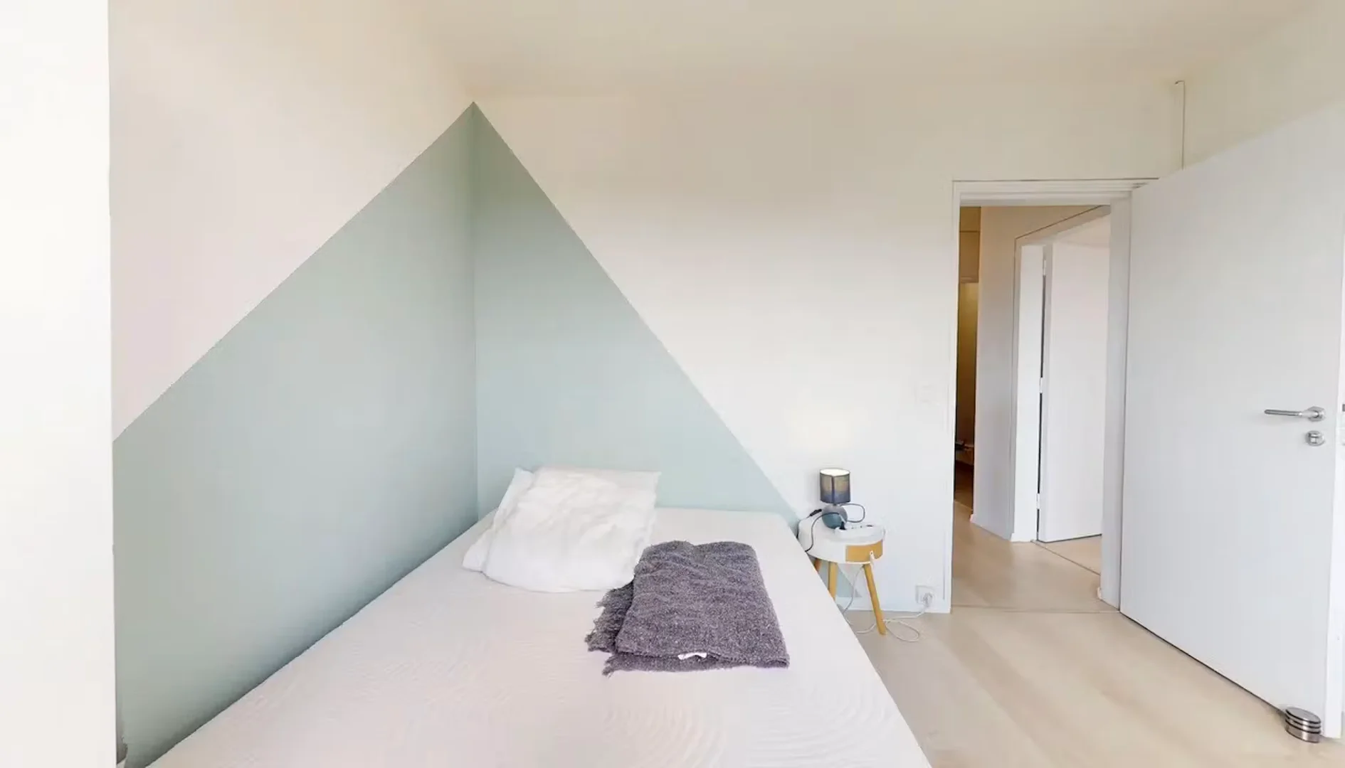 Funktionelles Studentenzimmer perfekt zum Studieren in 