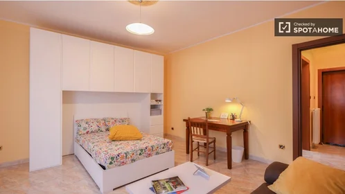 Chambre privée à Via Sant'Abbondio, image 12 de 19