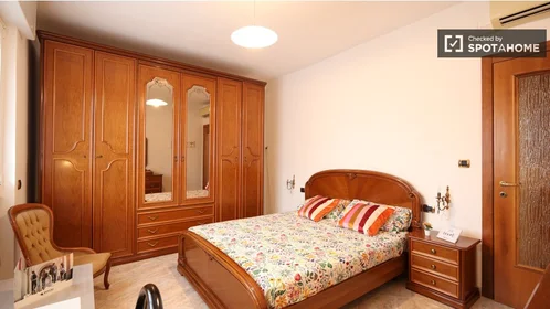 Chambre privée à Via Sant'Abbondio, image 15 de 19