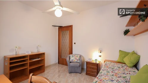 Chambre privée à Via Sant'Abbondio, image 4 de 19