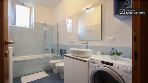 Chambre privée à Via Sant'Abbondio, image 9 de 19