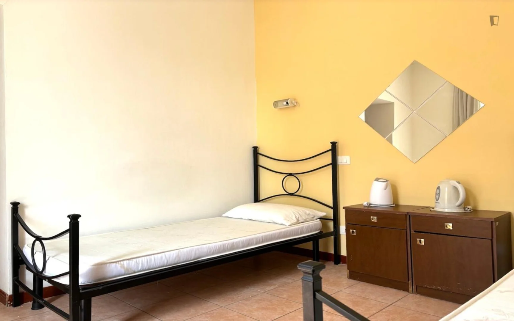 Chambre d'étudiant fonctionnelle parfaite pour étudier dans 