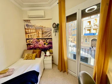 Quarto privado em C. de San Vicente de Paúl, imagem 2 de 26