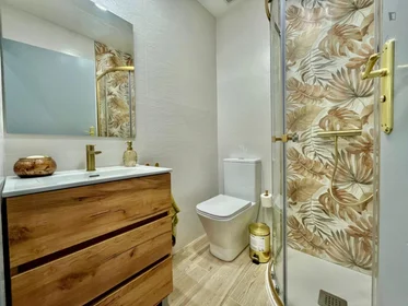 Quarto privado em C. de San Vicente de Paúl, imagem 17 de 26