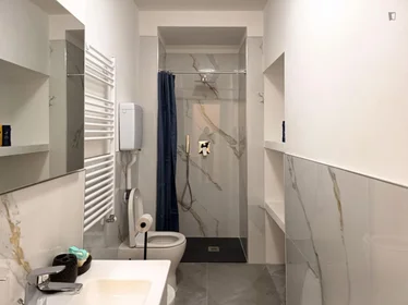 Quarto privado em Via Maglio del Lotto, imagem 11 de 15
