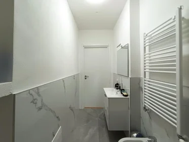 Quarto privado em Via Maglio del Lotto, imagem 12 de 15