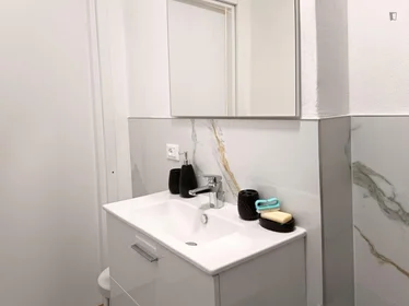 Quarto privado em Via Maglio del Lotto, imagem 13 de 15