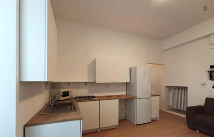 Quarto privado em Via Maglio del Lotto, imagem 7 de 15