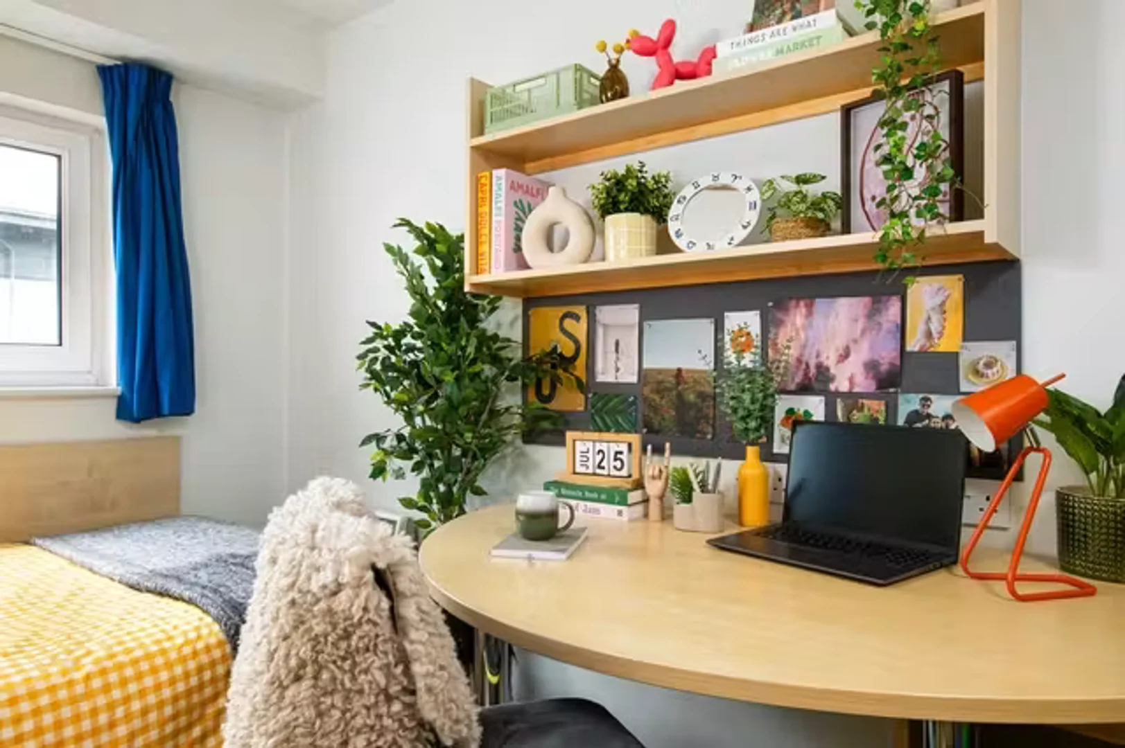 Habitación para estudiantes en  con área de estudio y facilidades compartidas