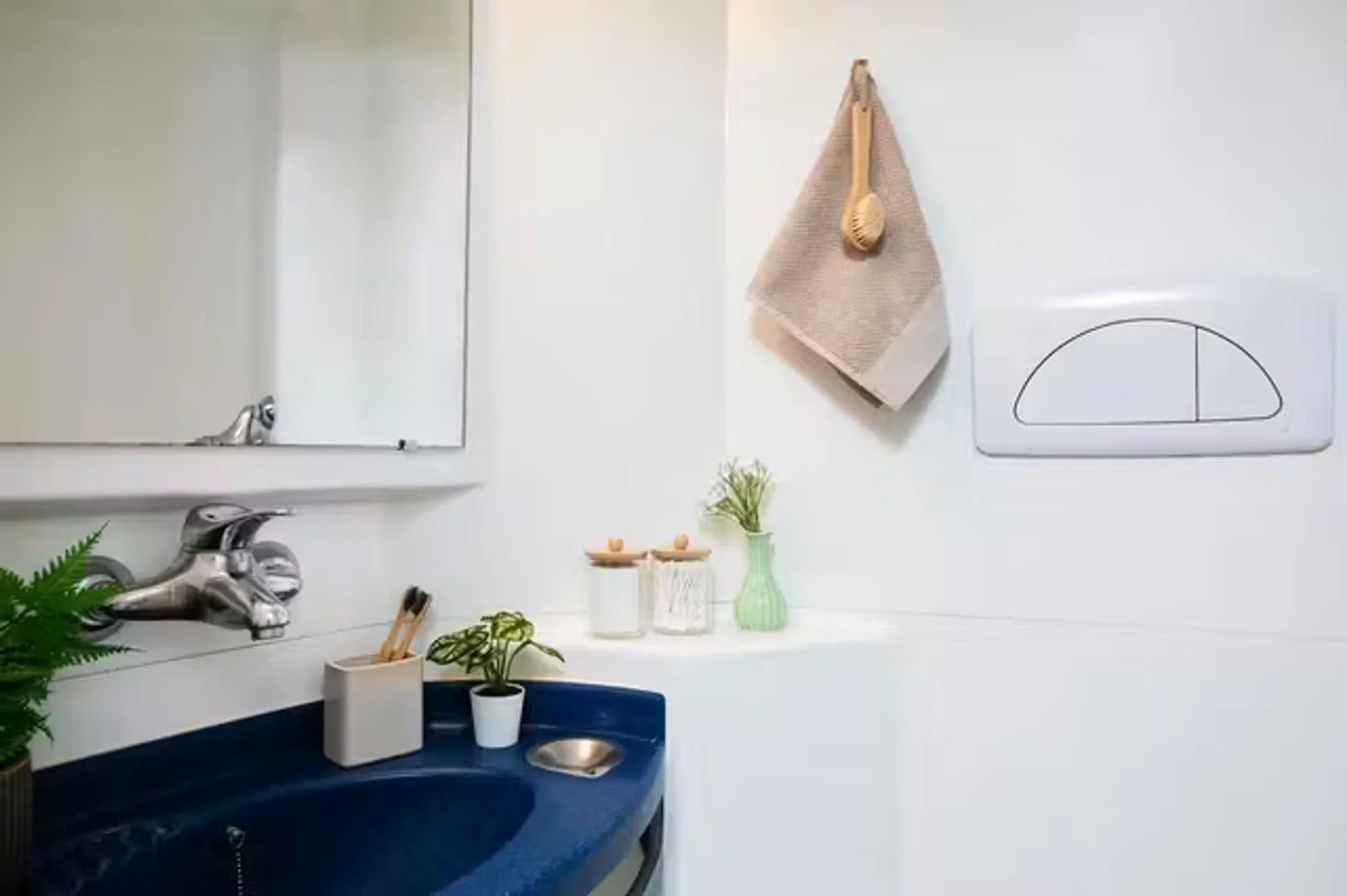 Habitación estudiantil económica con ubicación conveniente en 