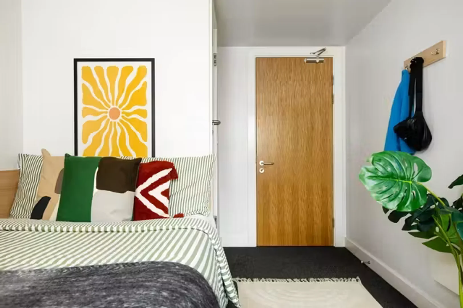 Habitación estudiantil económica cerca del campus en 