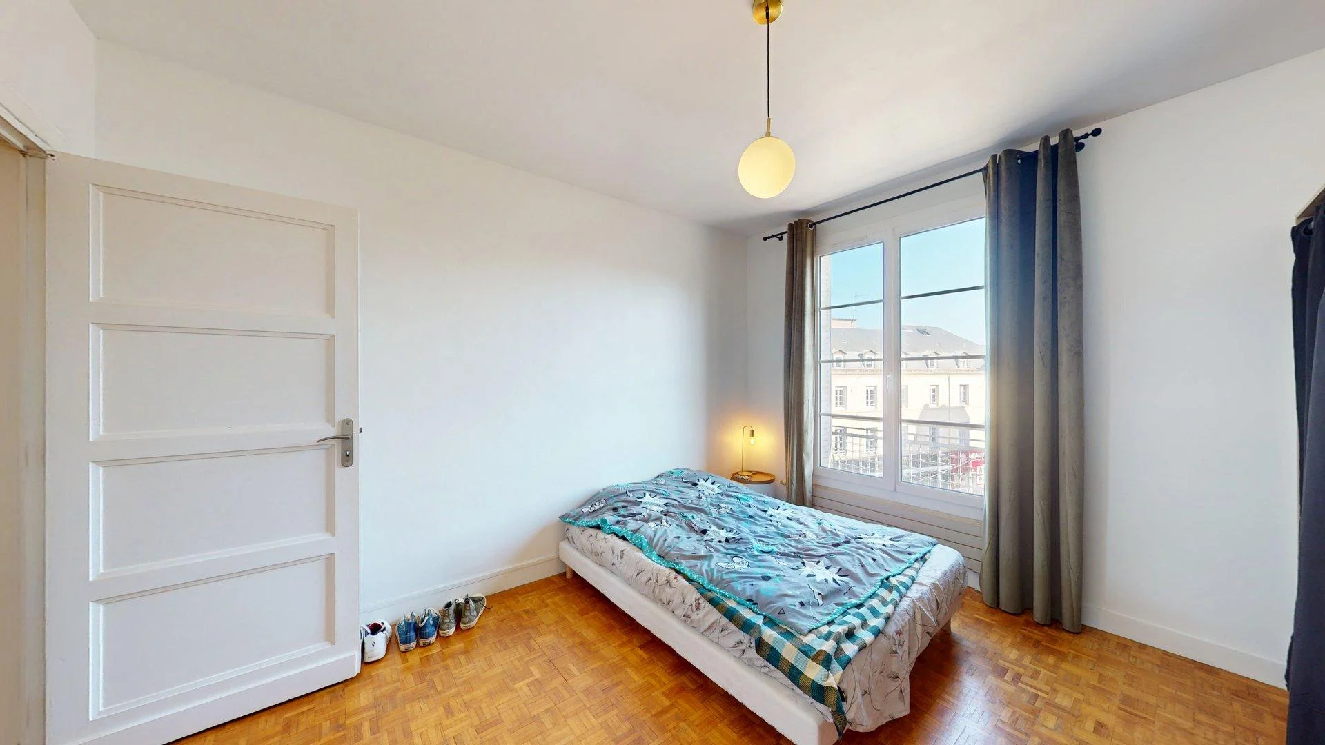 Student-friendly room in  with modern amenities