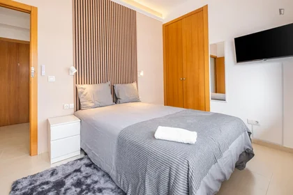 Chambre privée à Avenida d'Aguilera, image 2 de 13