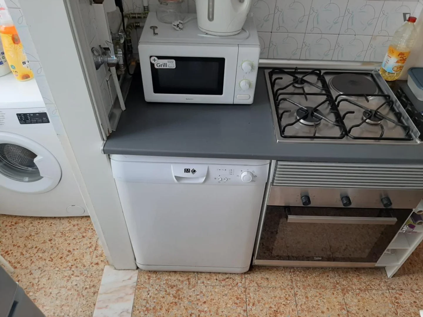 Student-friendly room in  with modern amenities