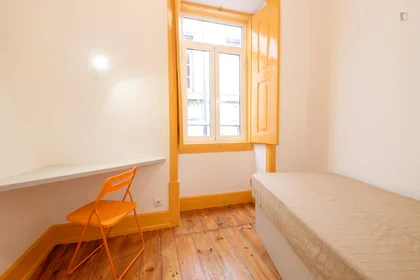 Chambre privée à Rua Oleiros, image 2 de 17