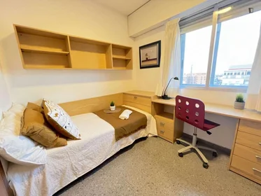 Quarto privado em Carrer de Ramón Gordillo, imagem 1 de 10