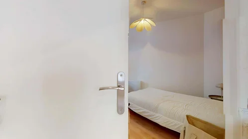 Private room at 79 Bis Rue d'Artois, 59000 Lille, France, image 2 of 18