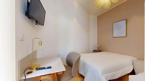 Private room at 79 Bis Rue d'Artois, 59000 Lille, France, image 6 of 18